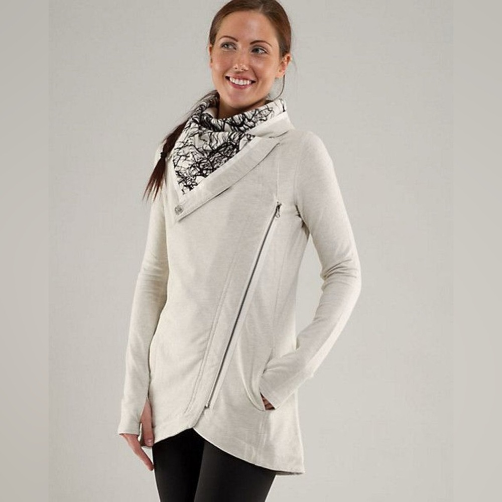 Lululemon Method Wrap